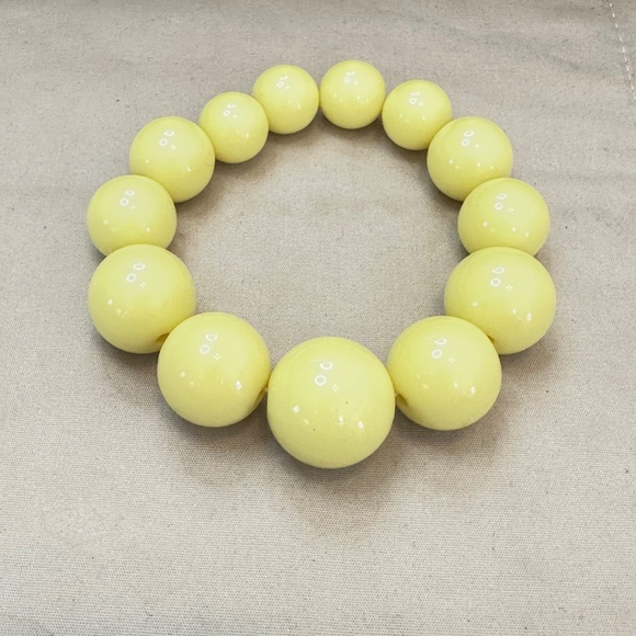 Buttery Yellow, Round, Tagua Nut Graduating Bead Stretchy Bracelet - Vintage - Picture 5 of 13